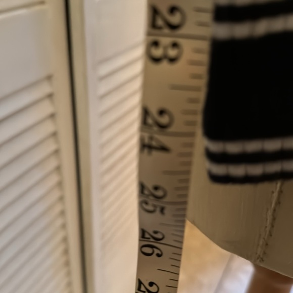 Brandy Melville, Bundle, Long sleeve T-shirts.
1-Navy & White, 1- Grey & 1-Black - Picture 5 of 13